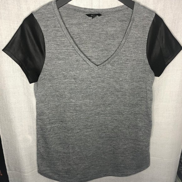 GUESS grey v-neck shirt w faux leather sleeves - Picture 3 of 4